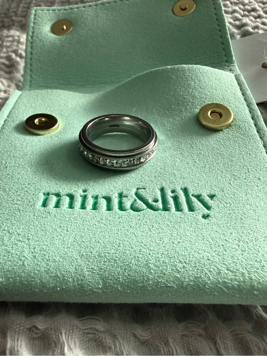 Jewelry - Mint & Lily Silver Spinner Ring